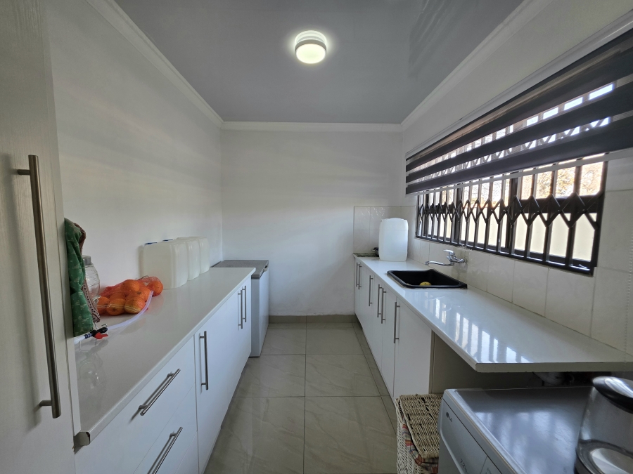 4 Bedroom Property for Sale in Flamingo Park Free State